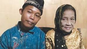 Of course, it depends on whether you want to remain in malaysia or you plan to take her abroad. Teenager Marries 73 Year Old Woman Cgtn Africa