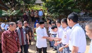 Sma favorit atau sma terbaik di indonesia tahun 2015. Ikuti Arahan Jk Andi Sudirman Kunjungi Sma Negeri 2 Tinggimoncong Gosulsel