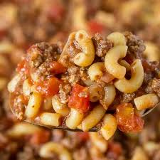 Old Fashioned Goulash With Elbow Macaroni Ground Beef Onion Garlic Worchestershire Sauce Tomato Sauce Diced Old Fashioned Goulash Goulash Recipes Recipes