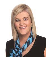 Carolyn Chase's Instagram, Twitter & Facebook