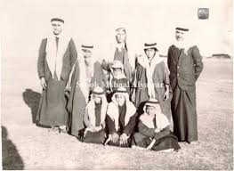 ابناء الشيخ عجيل الياور مع معلمين مدرسة شمر عجيل في البادية العراقية ١٩٣٥م Baghdad Iraq Baghdad Iraq