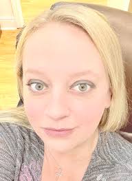 I have green eyes but change colour with mood❤️❤️