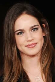 She is notable for starring in the 2017 horror film rings and action thriller film revenge. Matilda Lutz Attrice Donne Stile