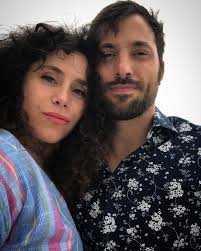 I want to spend my life, with a girl like you...and do all the things that  you want me to...” #bababababa #withagirllikeyou #thetroggs  #talkingaboutmygirl #tagteam #amores