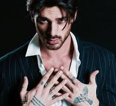 He is mostly popular for his role as 'massimo' in the movie titled '365 days'. Pin Auf Michele