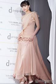 画像2 9 広瀬すず c モデルプレス 広瀬すず ワンショルダードレスで美肌披露 すっぴん公開で すず流スキンケア 明かす ワンショルダー ドレス ドレス 広瀬すず 写真集