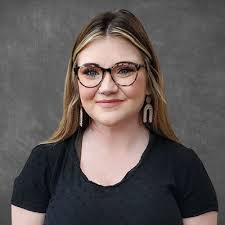 Celeste Hildreth's Instagram, Twitter & Facebook