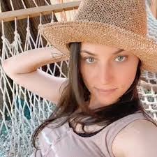 Cynthia Wheatley's Instagram, Twitter & Facebook