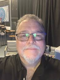 Experienced Keyboard Player with vocals 70 yrs old seeks working band.