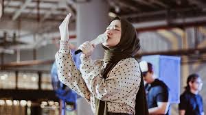 Buruan download lagu mp3 nissa sabyan full album, ada video religi terbaru 2020 spesial habib syech. Lagu Baru Nissa Sabyan Al Wabaa Tentang Doa Agar Virus Corona Berakhir Trending Youtube Herstory