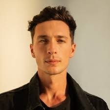 Darren Peel's Instagram, Twitter & Facebook