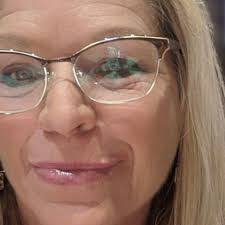 Sarah Crowson's Instagram, Twitter & Facebook