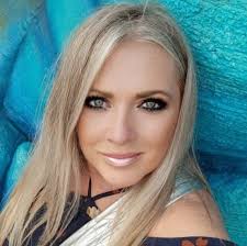 URGENT HELP NEEDED! 🙏 This precious little girl was found dumped in  Fresno. I was asked to help her and of course I said yes. I was lucky to  find someone to