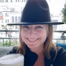 What's the best podcasting camera for video set up? And what stand?