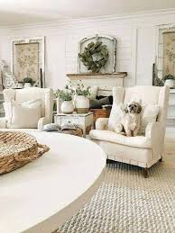 Farmhouse Design Tugs At The Heart As It Lures The Senses With Elements Of An Earlier Simpler T Farm House Living Room Southern Style Home Country Living Room