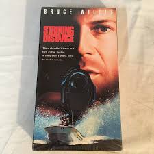Striking Distance (VHS, 1994) Brand New SEALED Bruce Willis Sarah Jessica  Parker