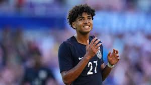 Borussia Dortmund wonderkid Mathis Albert makes USMNT history as youngest-ever goalscorer in 4-2 Chile thriller to surpass Christian Pulisic's recor | Goal.com English Saudi Arabia