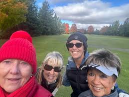 Two golf balls beside this Mexican crocodile were an unresistable  temptation for Señor Wayne Silver. Then we had to squeeze by this cart path  lollygagger.