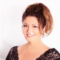 Gina May's Instagram, Twitter & Facebook