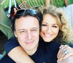 Nadia Sawalha & Family Goes Glamping!