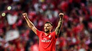 Seferović kariyerine 1999 yılında fc sursee'nin gençlik tarafında başladı ve beş yıl sonra 2004 yazında luzern için anlaşma imzaladı. Haris Seferovic Ein Ganz Neues Gesicht Sport Sz De