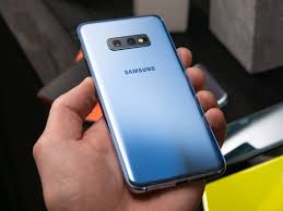 Shop samsung galaxy s10e with 128gb memory cell phone (unlocked) prism prism black at best buy. Reasons To Buy The Cheaper Galaxy S10e Phone Instead Of The Galaxy S10