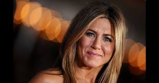 Jennifer Aniston ignora a mãe, Nancy Dow, internada há 37 dias nos EUA