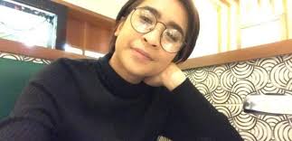 Rela dicampak ke penjaramu dari diperlakukan begini sungguh kau yang kumahu berdoa semoga kau kan berubah mendampingiku selalu kasihku tolong lihatkanlah tunjuk dia jalan kepadamu yang tersesat tiada bertuju berikan. Ara Johari Warkah Untukku Lirik Encikshino Com