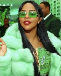 i got real goals and real class don't confuse me with no trench b*tch