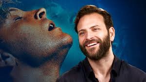 Alessandro Borghi: “Guardo un porno al giorno. Vi spiego perché avevamo  bisogno di una serie su Rocco Siffredi”