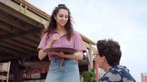 Demain nous appartient spoiler : Violette agressée ! (vidéo épisode du 13  août) - Stars Actu