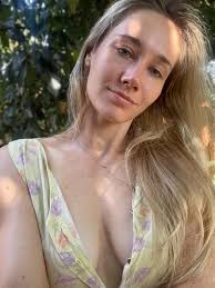 I know I'm completely average, but a loyal blondie can be cute too right? 🙈