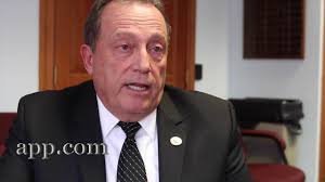 Superintendent salary cap fails taxpayers