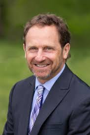 Dennis Hirsch's Instagram, Twitter & Facebook