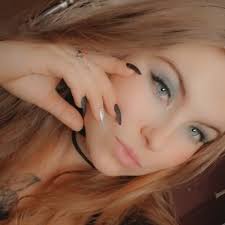 Ariel Sky (@ArielSky13)