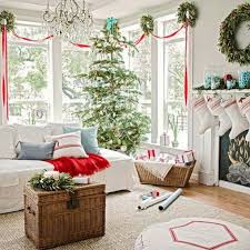 Get expert advice on christmas decorations, including how to decorate a holiday mantel or find the get ideas for accessories and tools that gardening enthusiasts will love. 83 Dreamy Christmas Living Room Decor Ideas Digsdigs