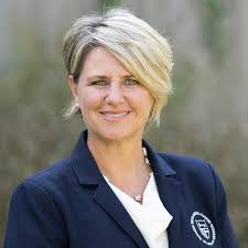 Robin Munro's Instagram, Twitter & Facebook