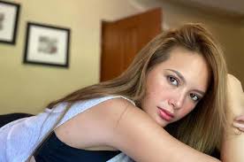Elias, son of ellen by actor john lloyd cruz, joined the trip to africa. Ellen Adarna Shares Tips On How To Achieve A Moving On Mindset Showbiz Chika