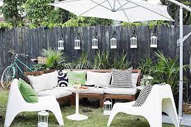 Check out our cozy touches for outdoor spaces article now! 14 Outdoor Decorating Ideas For Small Spaces