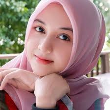 Hari itu mbak femi seksi sekali, dia memakai kaos ketat warna putih dan celana pendek warna krem. Bang Bocil Bangbocil256 Profil Pinterest