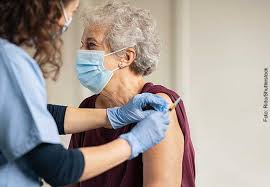These questions and answers provide basic information about the general vaccination requirements for immigrants (including individuals seeking adjustment of status), and specifically about the asse. The Vaccination Formula Rapid Vaccination Could Avoid Lockdown Even With Rising Infection Numbers Aktuelles Aus Der Goethe Universitat Frankfurt