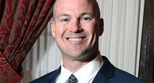 Eric Cushing's Instagram, Twitter & Facebook