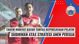 Jun 16, 2021 · pesepak bola berusia 41 tahun itu pun memuji langkah staf pelatih persija yang memberikan kesempatan kepada pemain muda untuk tampil pada turnamen pramusim piala menpora 2021. Pilih Taufik Hidayat Pelatih Persija Punya Alasan Khusus Cadangkan Marko Simic Youtube