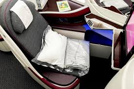 15.10.2021 · with no 'middle seats' in qatar airways business class on any of its aircraft types, it won't be such a sticking point for solo flyers, but the same wouldn't be said of pairs or families travelling together. Business Class Von Qatar Airways Im Test Uraubsguru