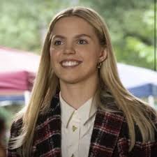 what is leighton doing? (@leightonscg)