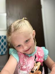 Elaine Manzo's Instagram, Twitter & Facebook