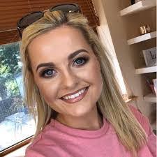 Brenda Snelling's Instagram, Twitter & Facebook