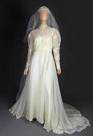 Adam and barbara are a normal couple.who happen to be dead. Beetlejuice 1988 Barbara Maitland S Geena Davis Wedding Dress Current Price 2000