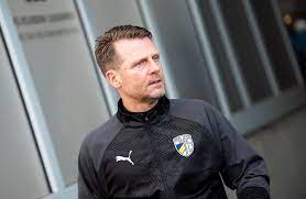 Nun hat der verein erste konsequenzen gezogen und trainer torsten frings und seinen co björn müller entlassen. Frings Nachfolger Rico Schmitt Ist Neuer Trainer Beim Sv Meppen Liga3 Online De