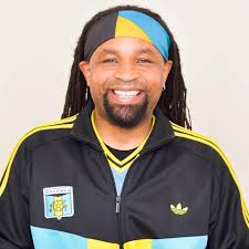 Look who's hanging out in Charleston... It was nice meeting you Joy.  #joylenz #coreyalston #gullahgeechee #explorecharleston #artwork  #charlestonmag #supportlocal #gullahwovenphotos #mountpleasantsc #heritage  #chascitymarket